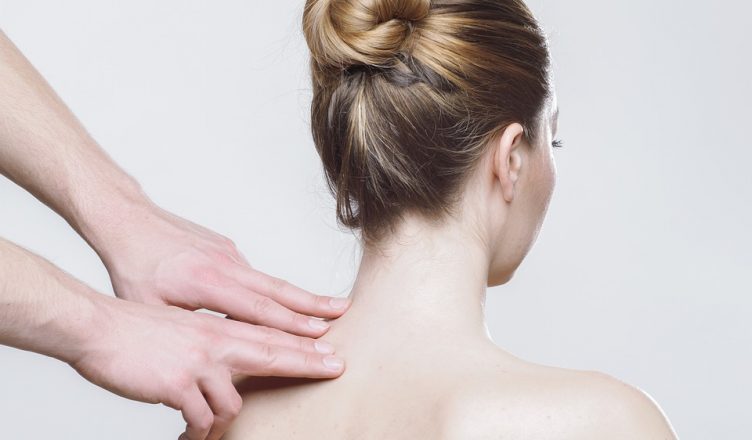 Muskelverspannungen im Rücken- und Nackenbereich vorbeugen